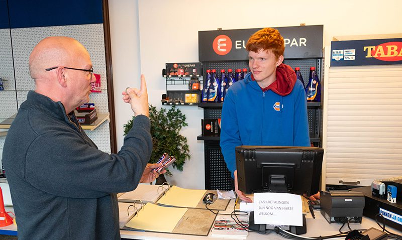 Klantenservice bij Autobedrijf Bos Hazerswoude. Klantgesprek over service bij Autobedrijf Bos Hazerswoude.